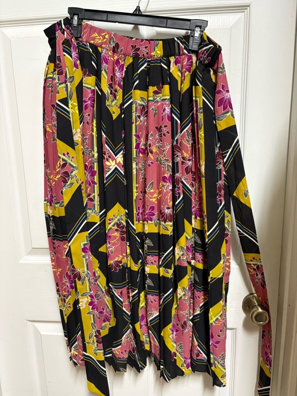 Apt. 9 Pleated Floral Geo Midi Skirt in Pink, Black & Yellow